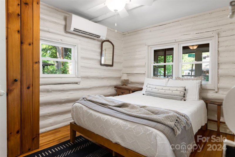 Property image 3 at 35 Azalea Drive, Asheville, NC 28805