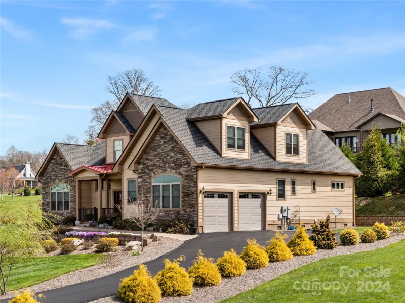 Property image 2 at 442 Ridgeview Hill Drive, Hendersonville, NC 28791