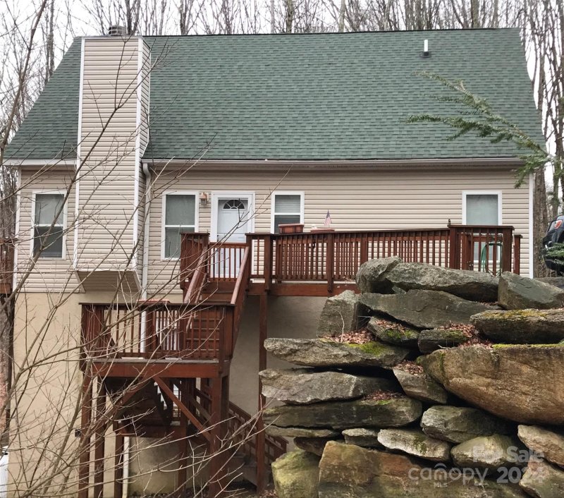 Property image 2 at 122 Lakeledge Circle, Beech Mountain, NC 28604