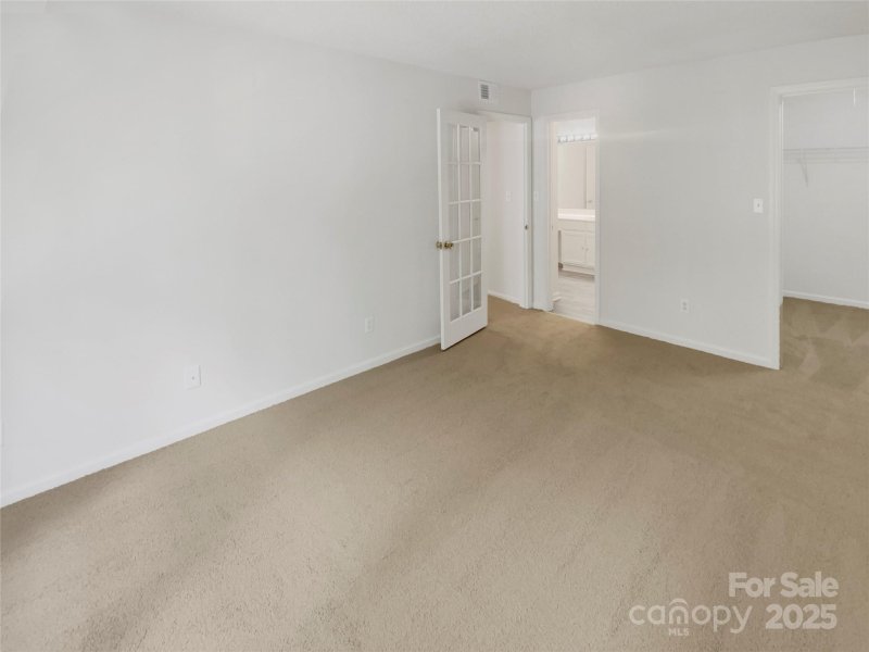 Property image 4 at 6003 Treetop Court, Charlotte, NC 28212