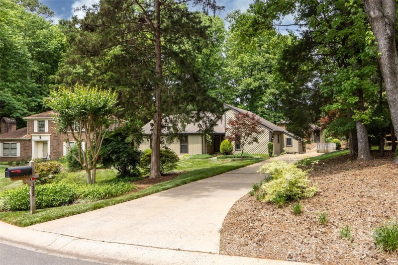 Property image 2 at 1332 Rock Point Road, Charlotte, NC 28270