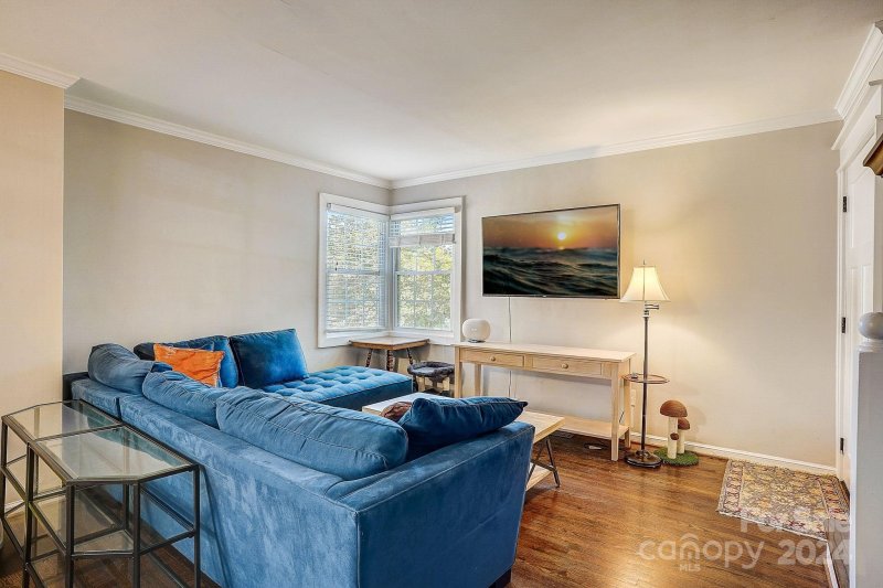 Property image 4 at 209 Wakefield Drive, Charlotte, NC 28209