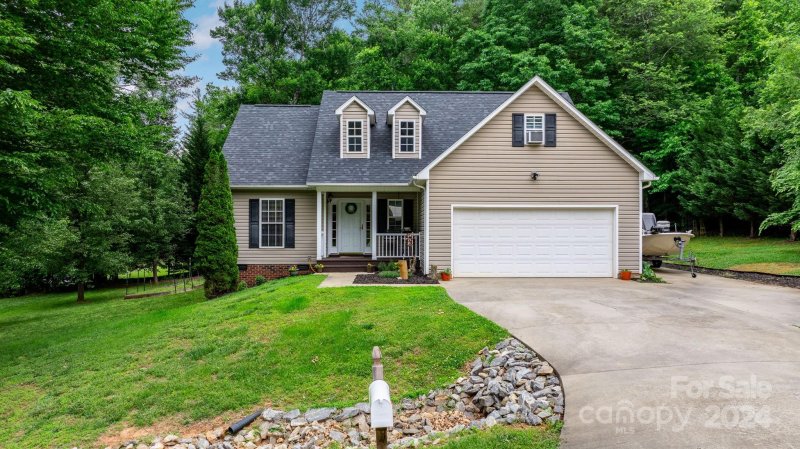 Property image 2 at 135 Forest Glen Way, Morganton, NC 28655