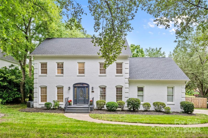 Property image 2 at 5535 Kincross Lane, Charlotte, NC 28277