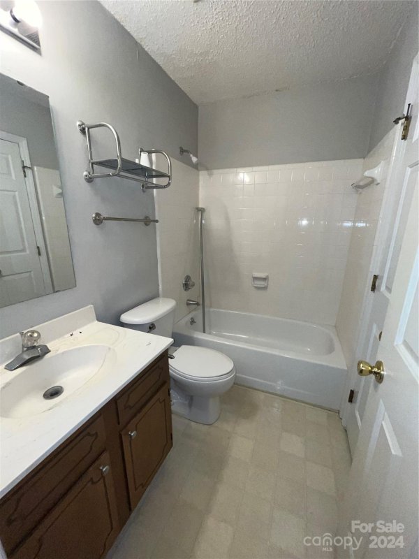 Property image 5 at 8019 Charter Oak Lane, Charlotte, NC 28226