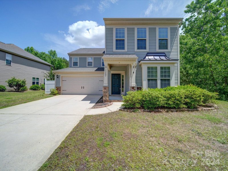 Property image 2 at 15202 Colonial Park Drive, Huntersville, NC 28078