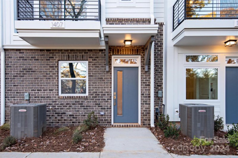 Property image 3 at 1407 Collier Walk Alley, Charlotte, NC 28205