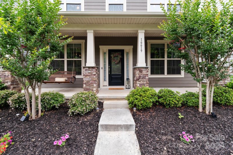 Property image 3 at 16619 Stonecutter Lane, Davidson, NC 28036