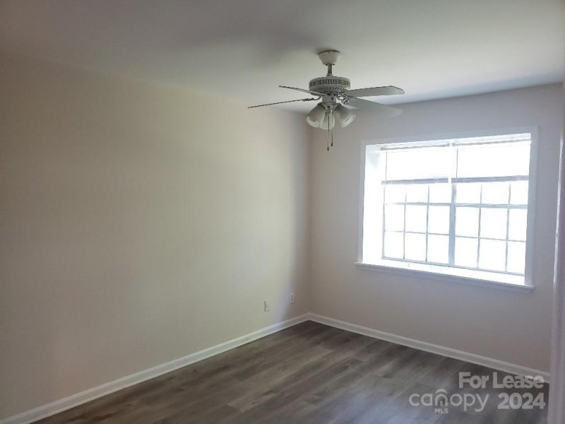 Property image 5 at 5808 Hunting Ridge Lane, Charlotte, NC 28212