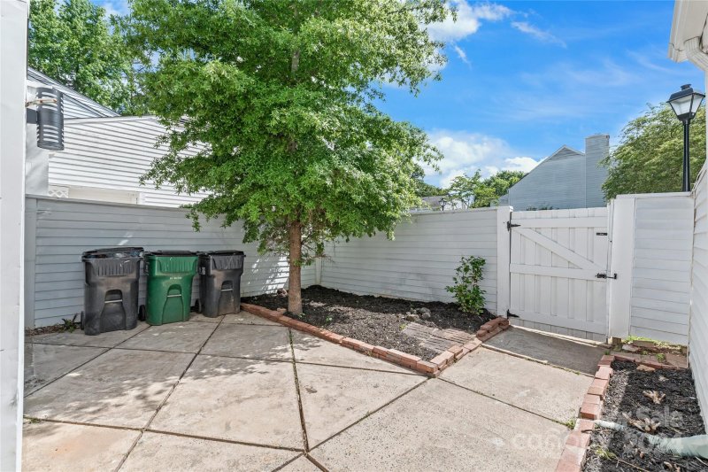 Property image 2 at 7033 Stonington Lane, Charlotte, NC 28227