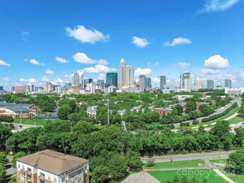 Property image 2 at 740 Seigle Point Drive, Charlotte, NC 28204