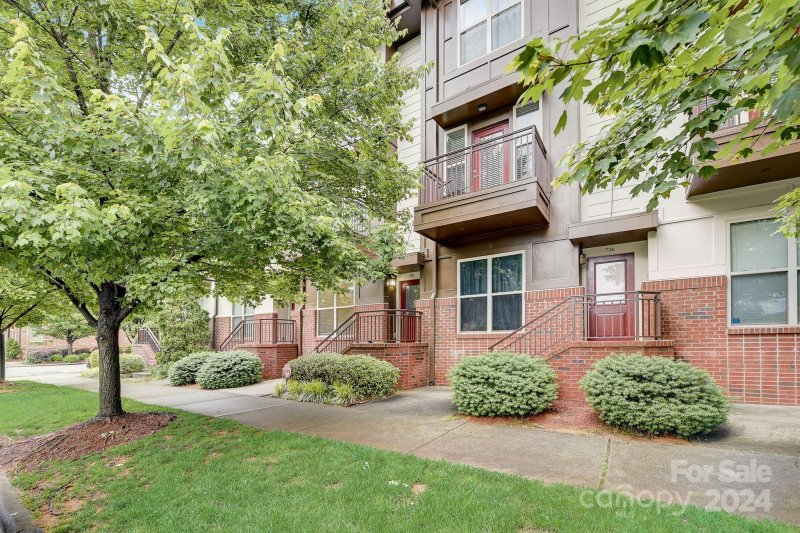 Property image 4 at 740 Seigle Point Drive, Charlotte, NC 28204