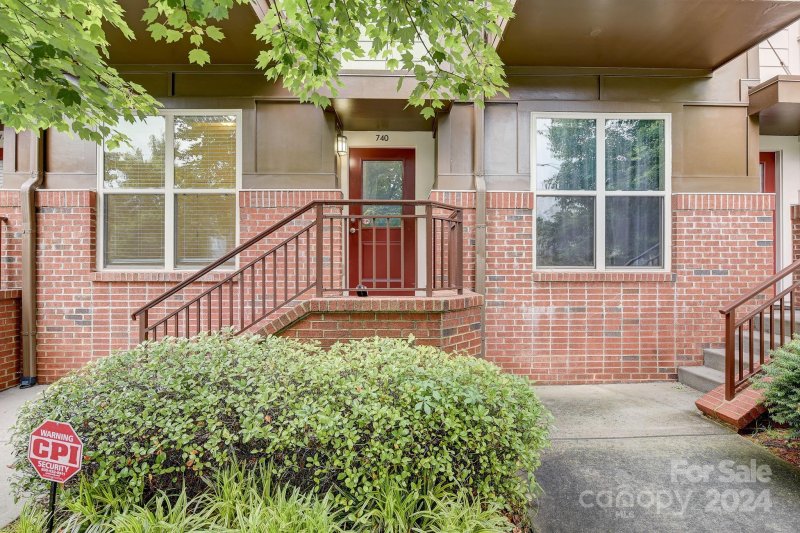 Property image 5 at 740 Seigle Point Drive, Charlotte, NC 28204