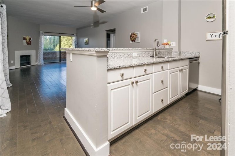 Property image 5 at 224 N Poplar Street, Charlotte, NC 28202