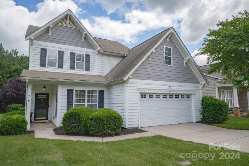719 Tulip Tree Place