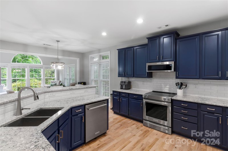 2474 Green Point Lane