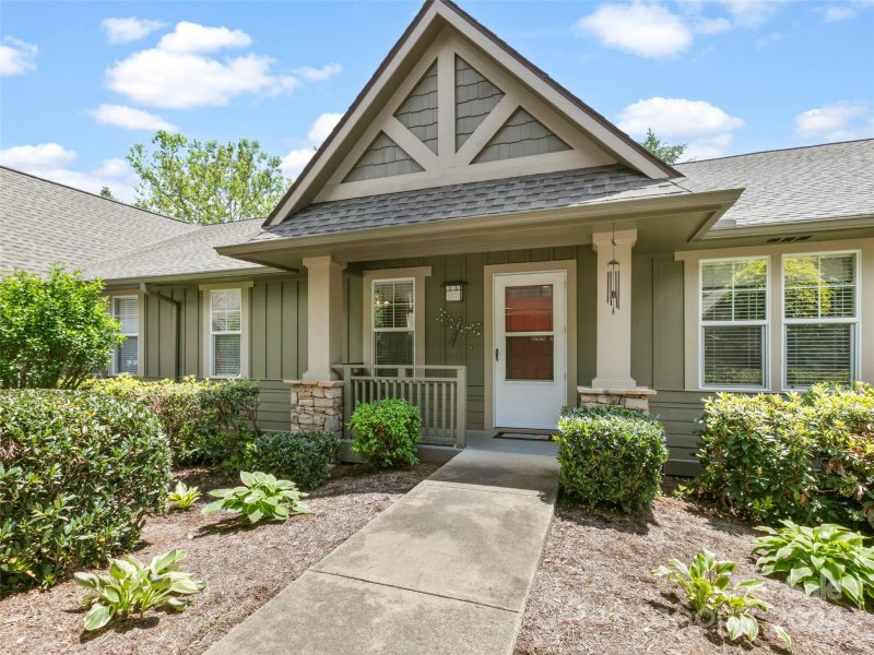 Property image 2 at 602 Fox Den Court, Hendersonville, NC 28792