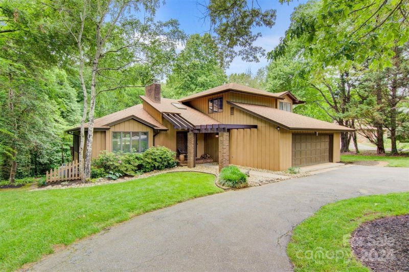 328 Wood Hollow Road