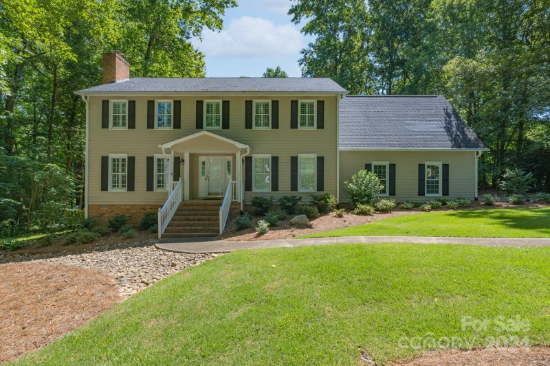 2310 Sparrow Drive