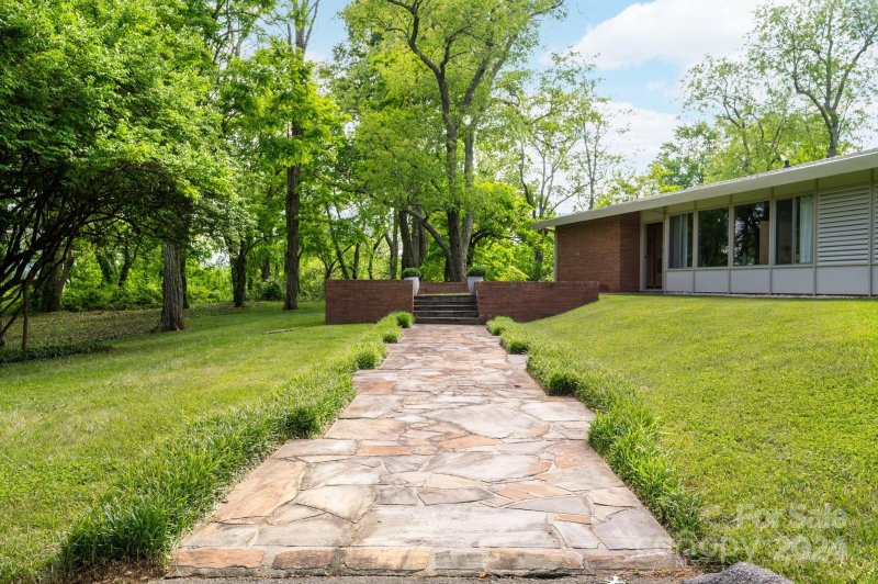 Property image 5 at 14 Saint Charles Place, Asheville, NC 28804