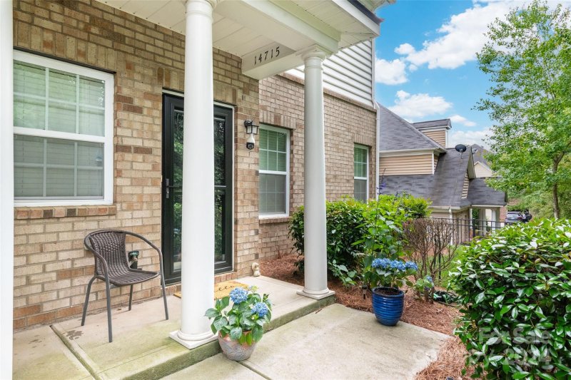 14715 Vernazza Place