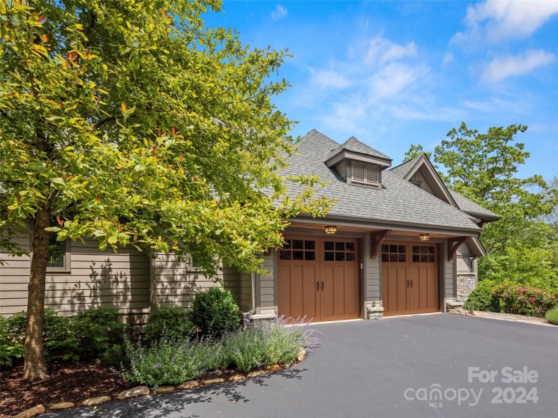 Property image 3 at 471 Barrington Drive, Asheville, NC 28803