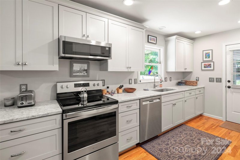 Property image 4 at 691 Memory Lane, Saluda, NC 28773