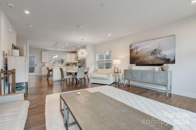 Property image 3 at 17113 Soho Drive, Charlotte, NC 28204