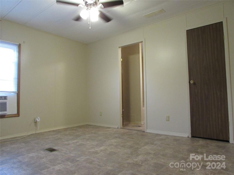 Property image 5 at 124 Cove View Drive, Mooresville, NC 28117