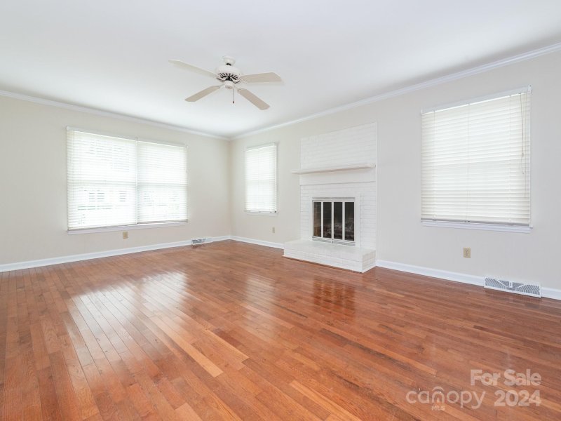 Property image 5 at 300 Chadmore Drive, Charlotte, NC 28270