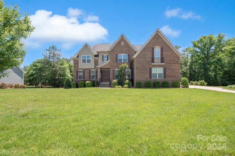Property image 2 of 509 Pine Needle Court in Lake Forest Preserve, Weddington, NC 28104
