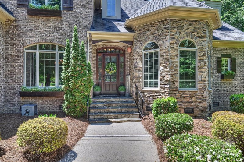 Property image 4 at 5010 Soleado Drive, Wesley Chapel, NC 28104