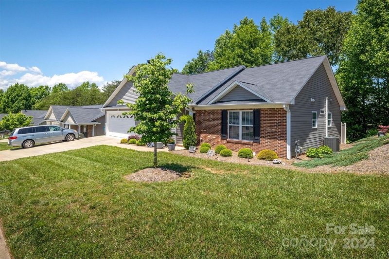 Property image 4 at 118 Lady Slipper Lane, Valdese, NC 28690