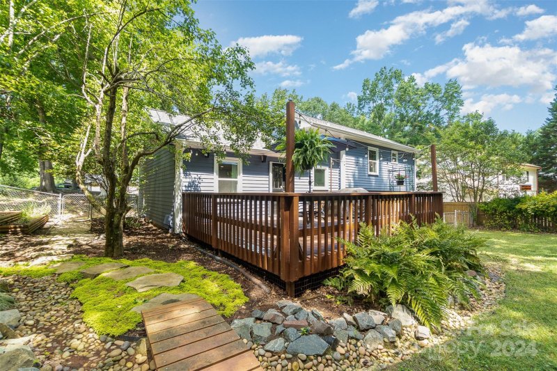 Property image 2 at 8126 Cliffside Drive, Charlotte, NC 28270