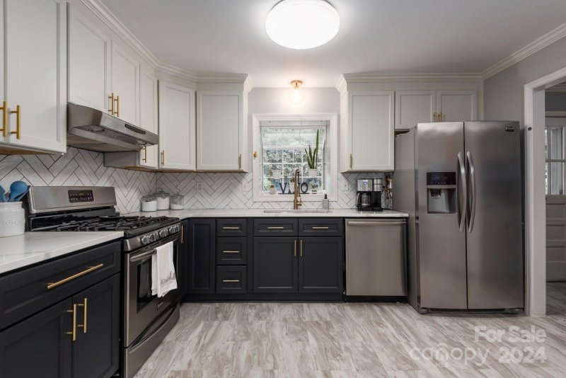 Property image 2 at 1900 Knell Drive, Charlotte, NC 28212