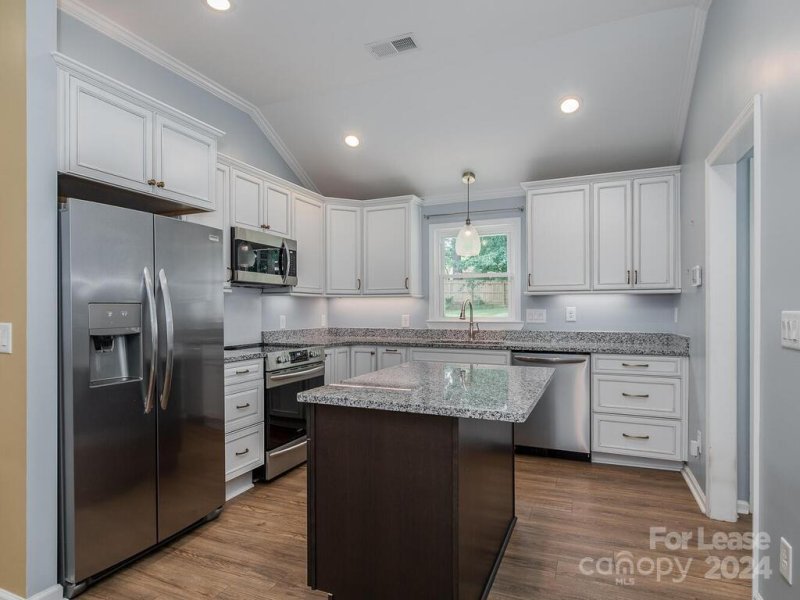 Property image 5 at 325 Clearbrook Road, Matthews, NC 28105