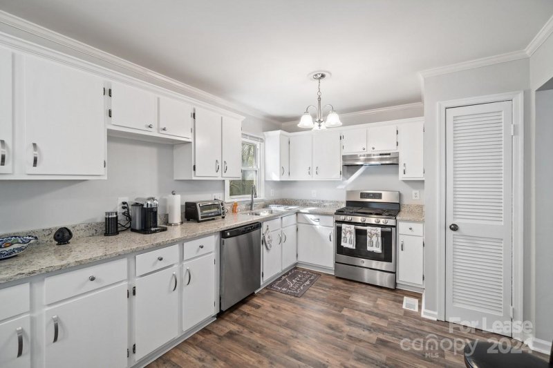 Property image 3 at 8221 Inverary Place, Charlotte, NC 28226