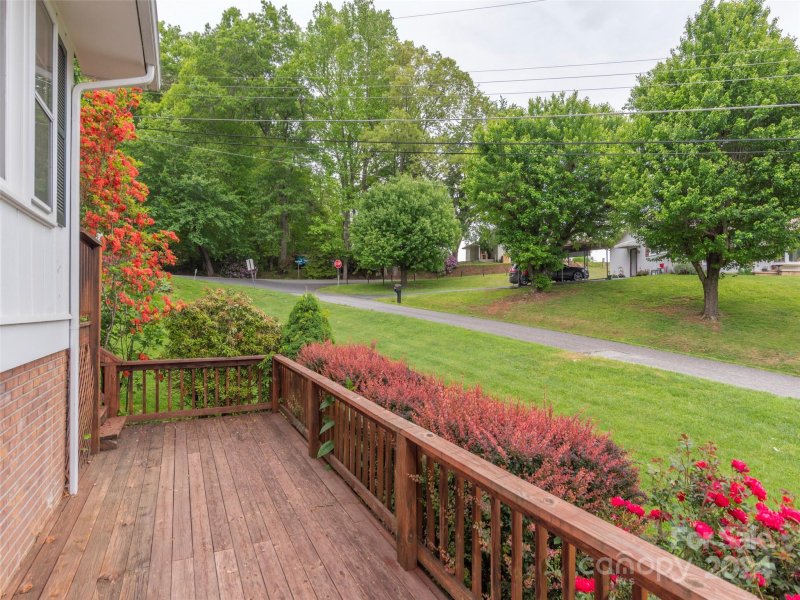 Property image 3 at 32 Fairway Hills Drive, Waynesville, NC 28786