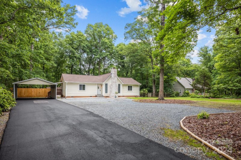 Property image 3 at 3217 Mclendon Road, Matthews, NC 28104