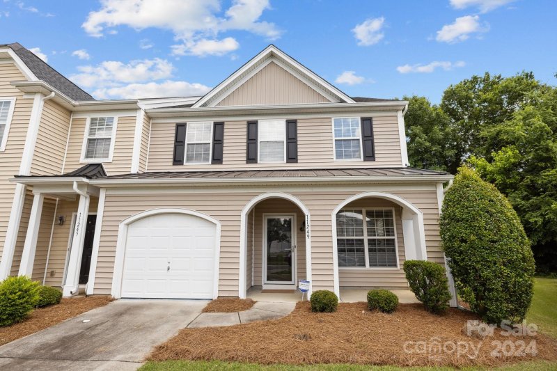 11249 Lions Mane Street