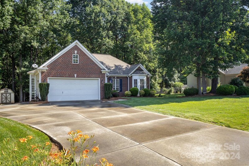 Property image 3 at 140 Sea Trail Drive, Mooresville, NC 28117