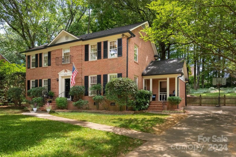 Property image 3 at 4110 Chevington Road, Charlotte, NC 28226