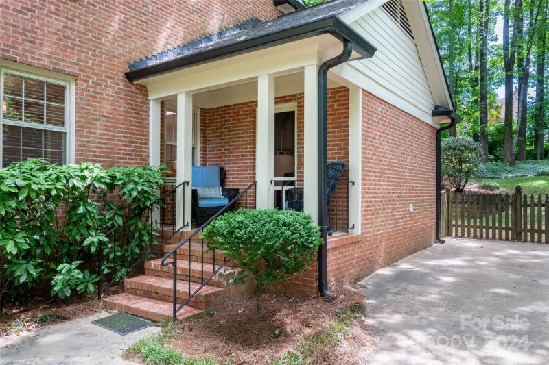 Property image 4 at 4110 Chevington Road, Charlotte, NC 28226