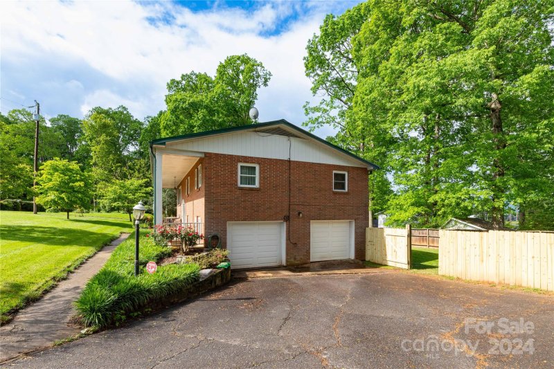 Property image 2 at 45 Leaf Lane, Clyde, NC 28721