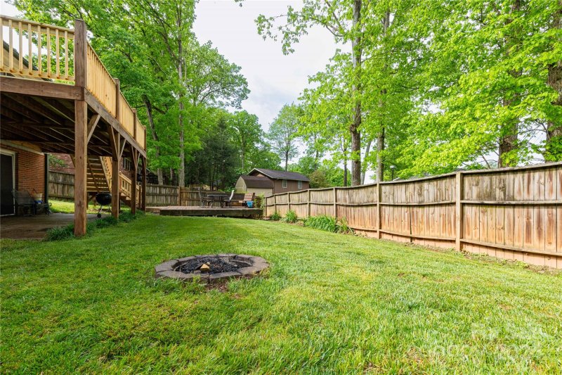 Property image 3 at 45 Leaf Lane, Clyde, NC 28721