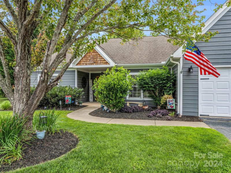 Property image 2 at 28 Slosman Drive, Asheville, NC 28806