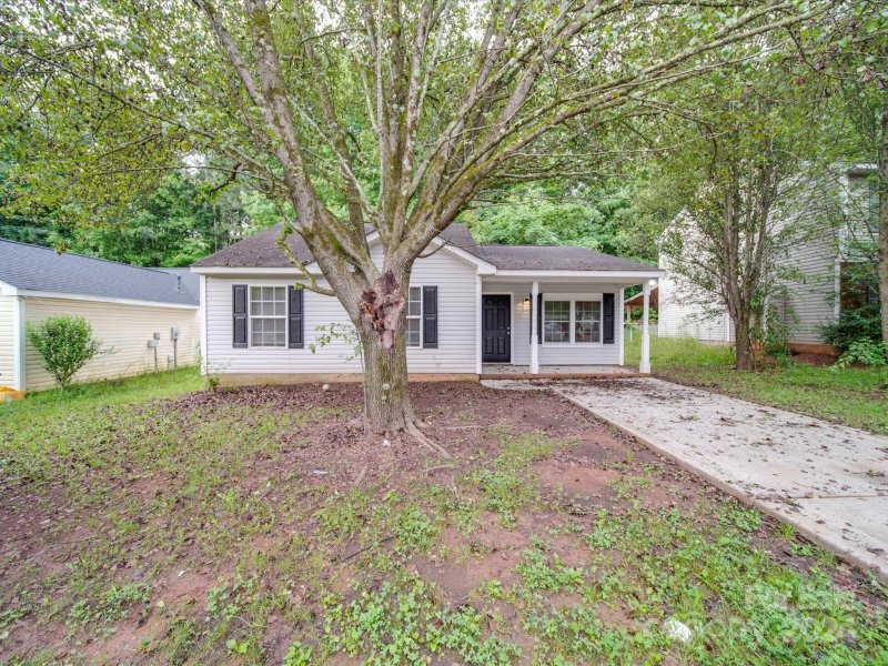 Property image 2 at 333 Kingville Drive, Charlotte, NC 28213