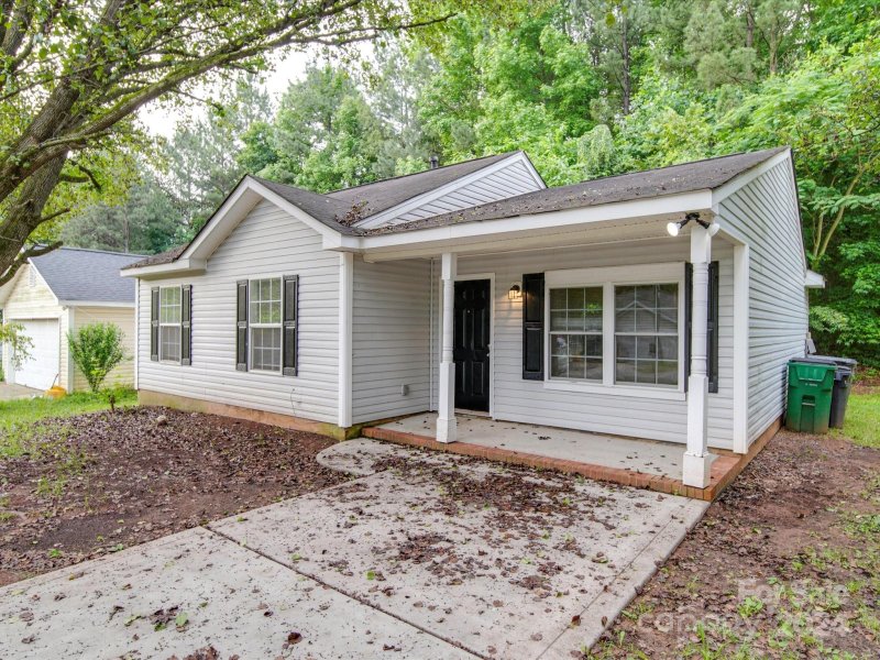 Property image 3 at 333 Kingville Drive, Charlotte, NC 28213