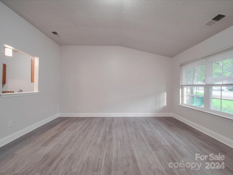 Property image 4 at 333 Kingville Drive, Charlotte, NC 28213