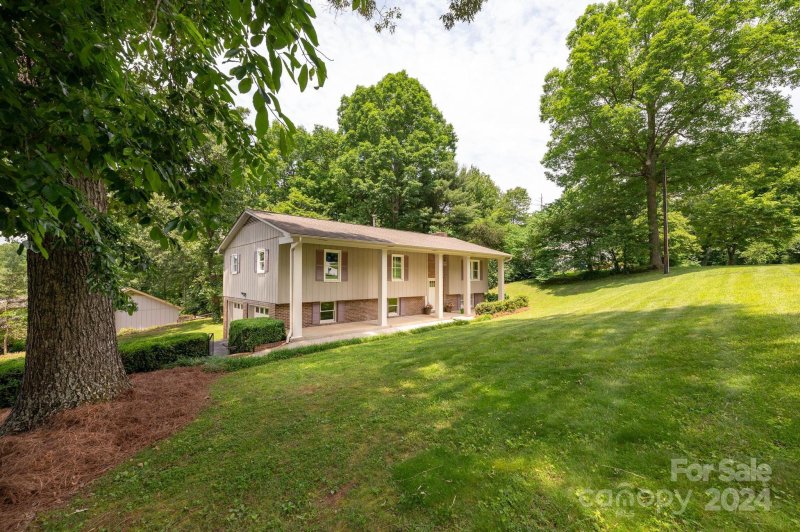 Property image 3 at 6147 Timberlane Terrace, Hickory, NC 28601